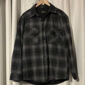 Pendleton Black and Gray Plaid flannel Button-Up Shirt mens M-L